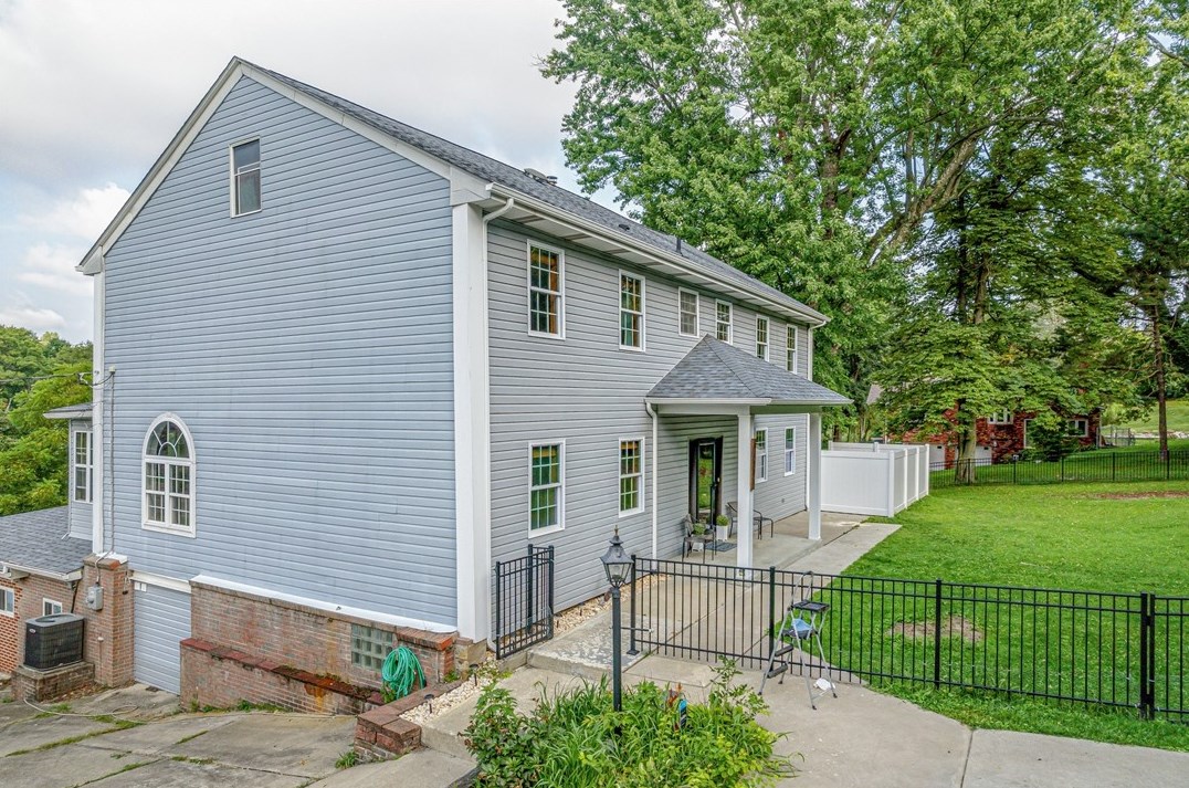 14381 Rdg Rd, North Huntingdon PA 15642-2808 exterior