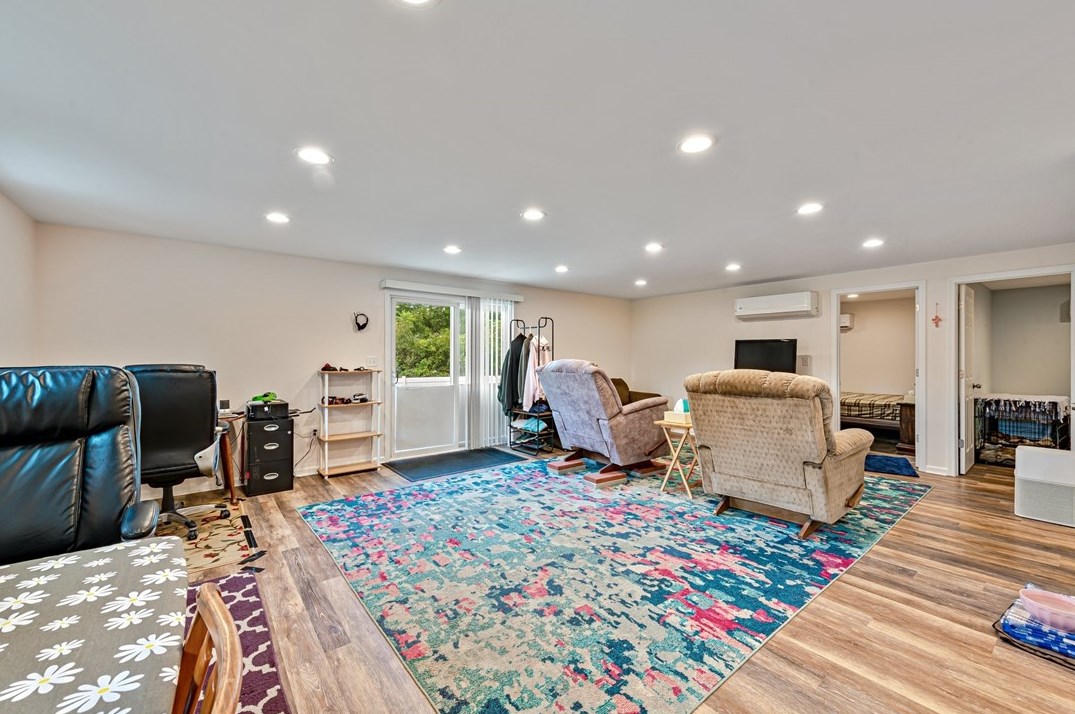 14381 Rdg Rd, North Huntingdon PA 15642-2808 exterior