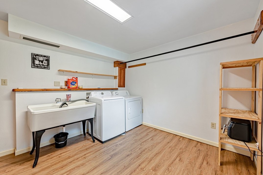 14381 Rdg Rd, North Huntingdon PA 15642-2808 exterior