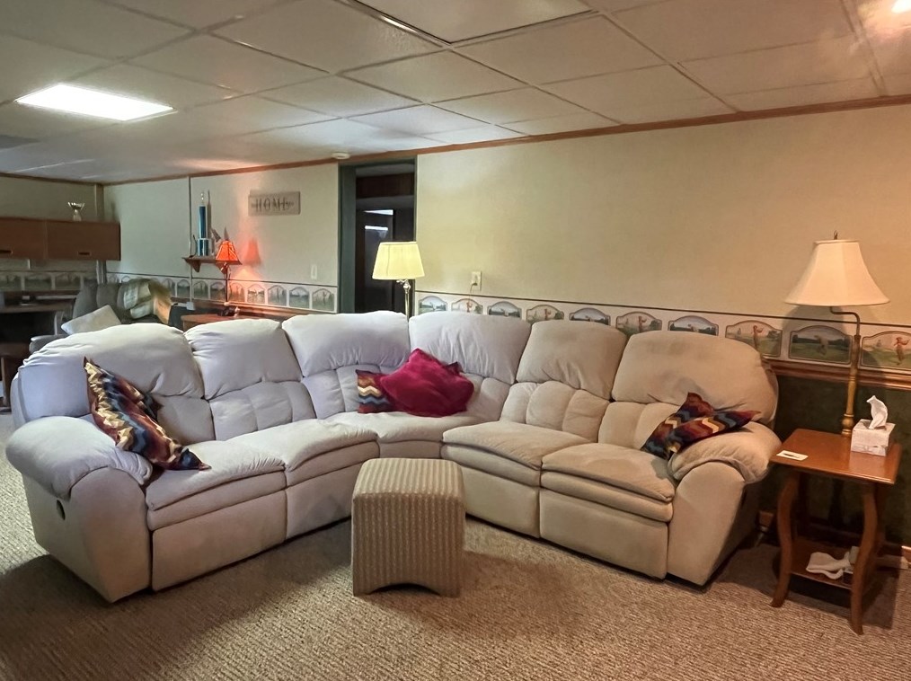 2487 Oakhill Dr, New Kensington, PA 15068