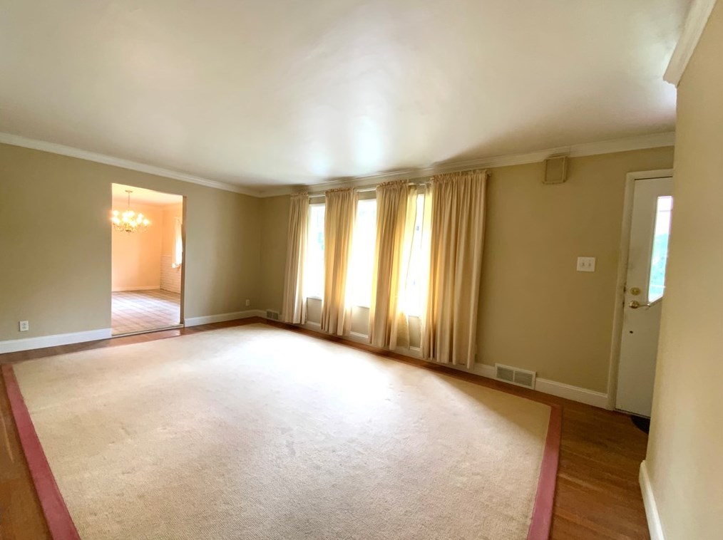 911 Roosevelt St, Conway, PA 15027