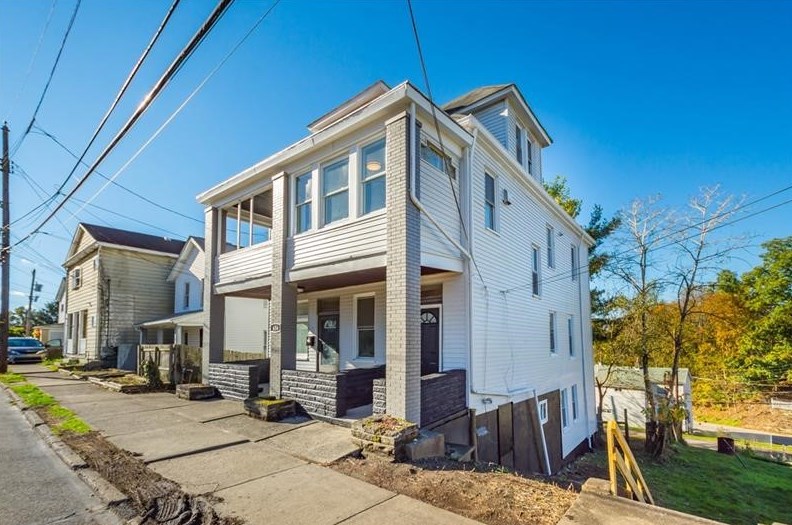 656 Dow Ave #c, Collier Township, PA 15106