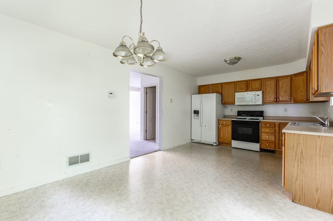 2206 Hyer Ave, North Versailles PA 15137-1182 exterior