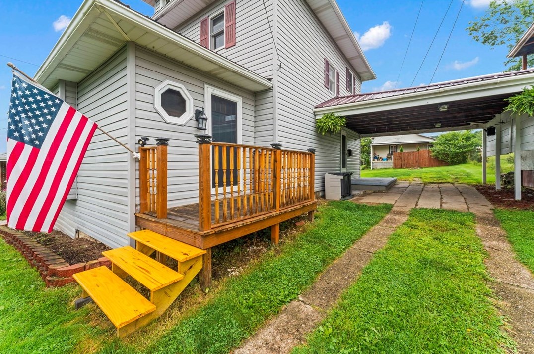 1053 7th St, Waynesburg, PA 15370-1621