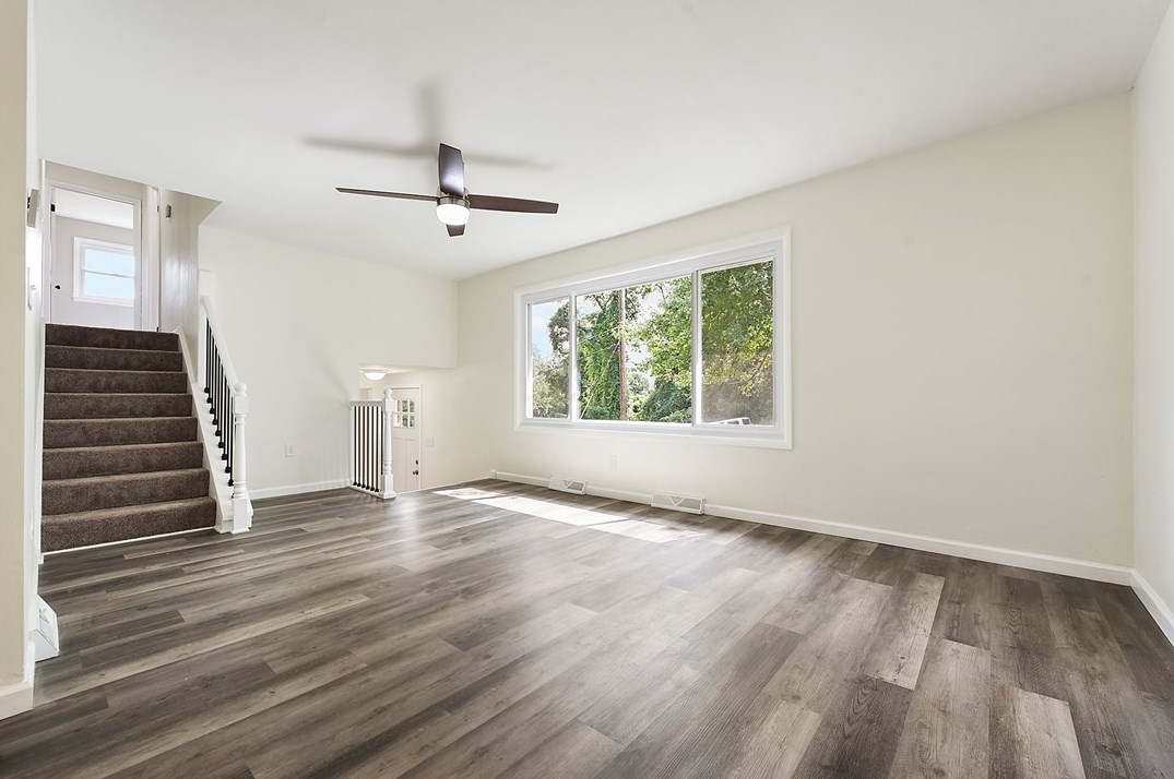 134 Fairlane Dr, Industry, PA 15052-2108