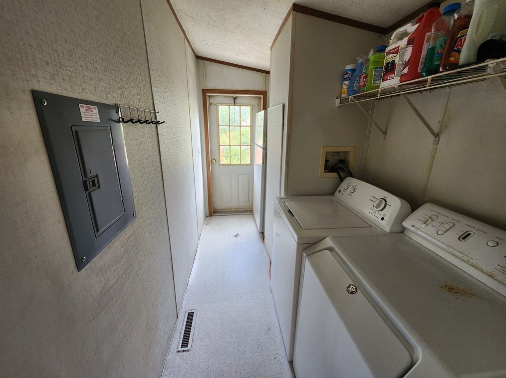 1256 Amity Rdg Rd, Washington PA 15301-6444 exterior