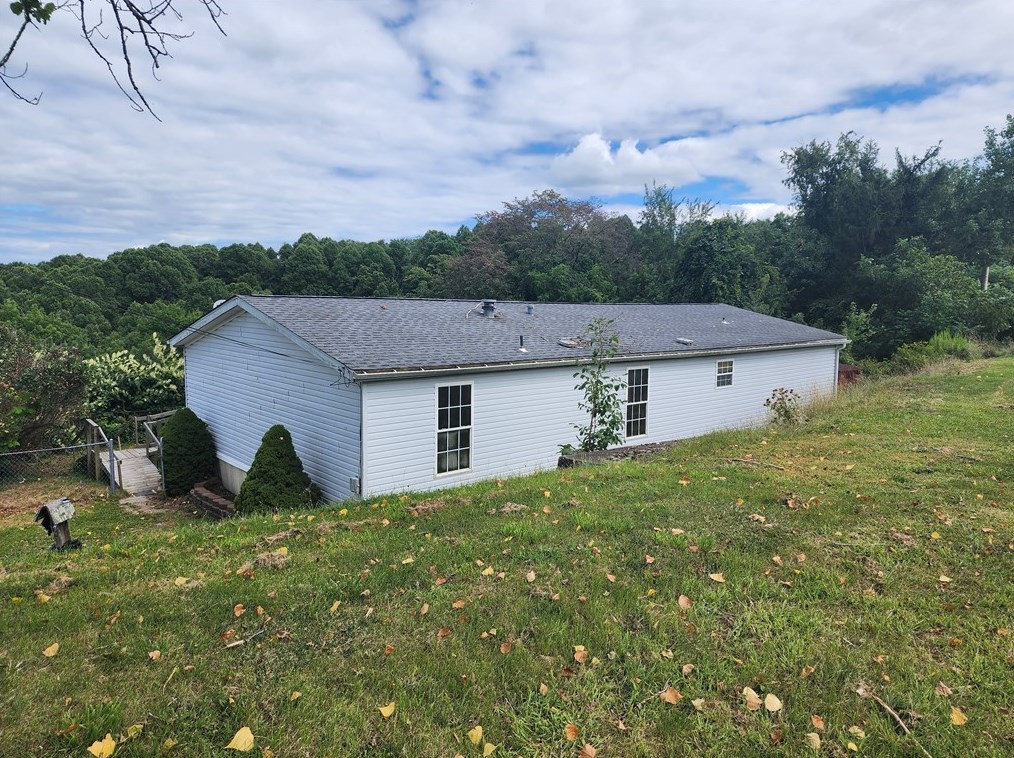 1256 Amity Ridge Rd, Washington, PA 15301-6444