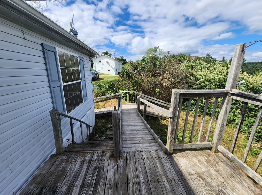 1256 Amity Rdg Rd, Washington PA 15301-6444 exterior