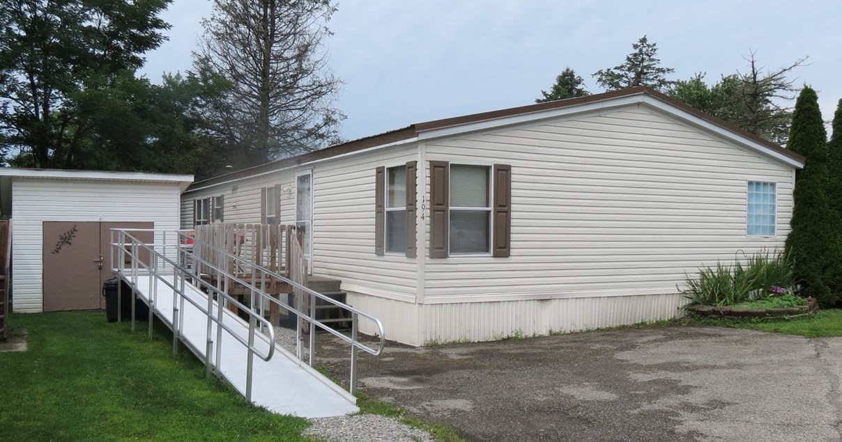 194 Castle Rd, Washington, PA 15301-6006