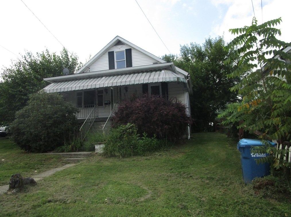 105 Shupe St, Mount Pleasant, PA 15666-1538