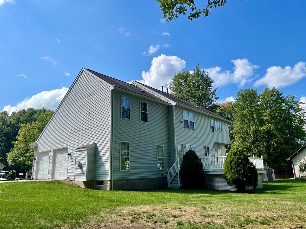 3320 Long Branch Dr, New Castle PA  16105-2926 exterior