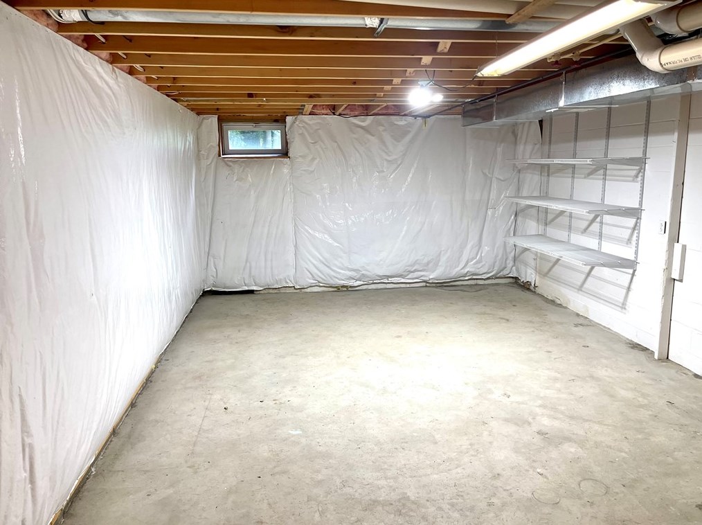 3320 Long Branch Dr, New Castle PA  16105-2926 exterior