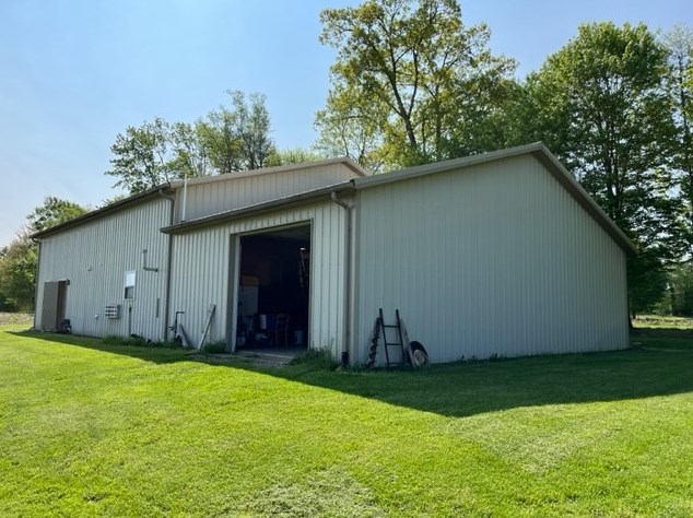 159 Bartholomew Rd, Mercer, PA 16137-2504