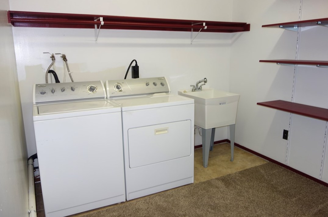 1230 Mounts Rd, Washington PA 15301-8540 exterior