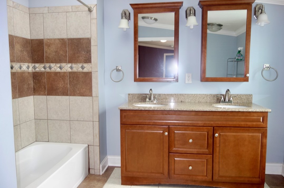 1230 Mounts Rd, Washington PA 15301-8540 exterior