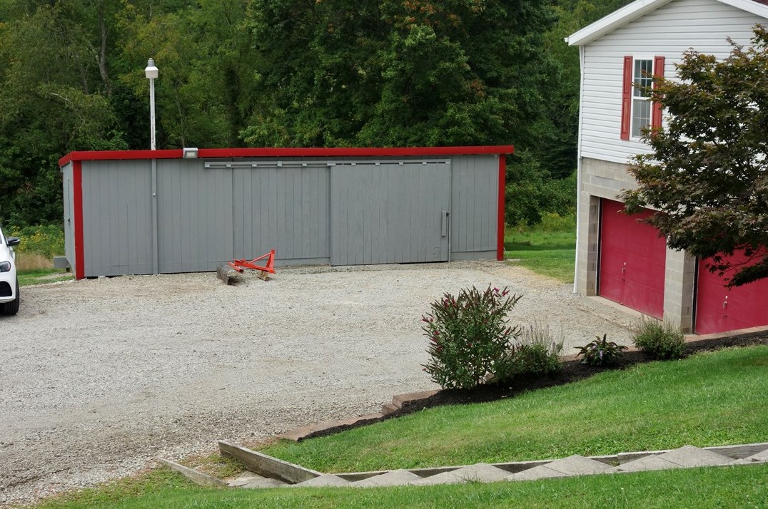 1230 Mounts Rd, Washington PA 15301-8540 exterior