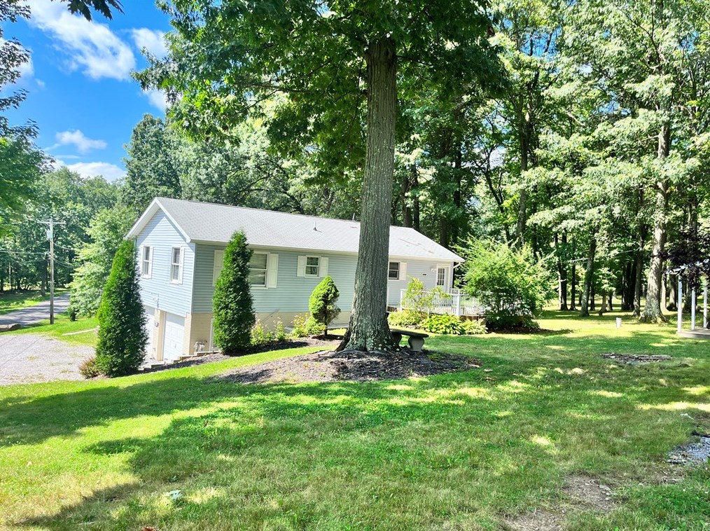 329 Stoney Hollow Rd, Cabot, PA 16023