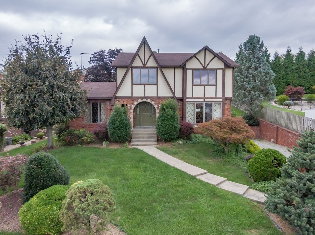 52 Circle Dr, North Huntingdon, PA 15642