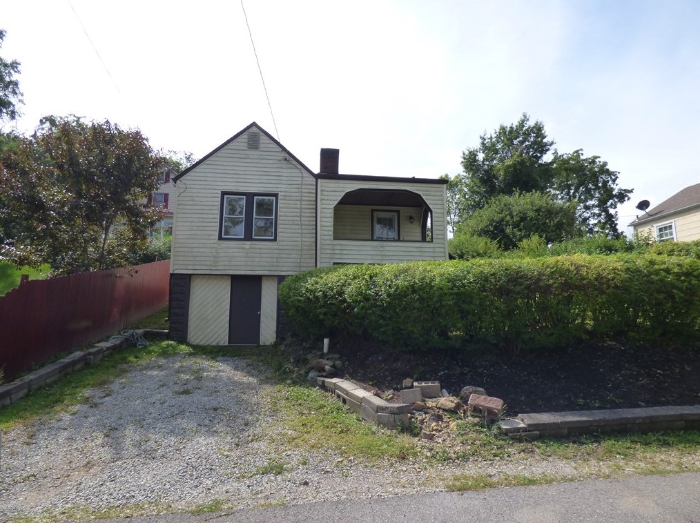 106 Kidder Ln North, Canonsburg, PA 15317