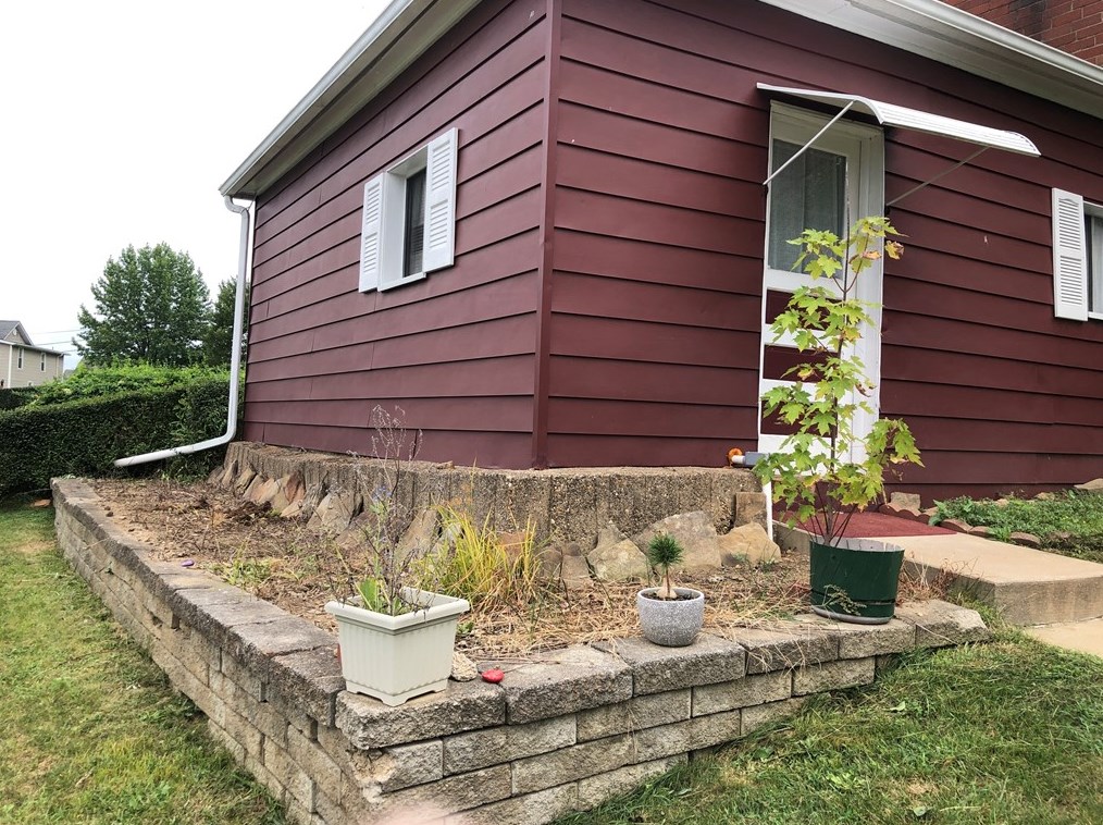 1040 Mace St, Greensburg PA  15601-4857 exterior