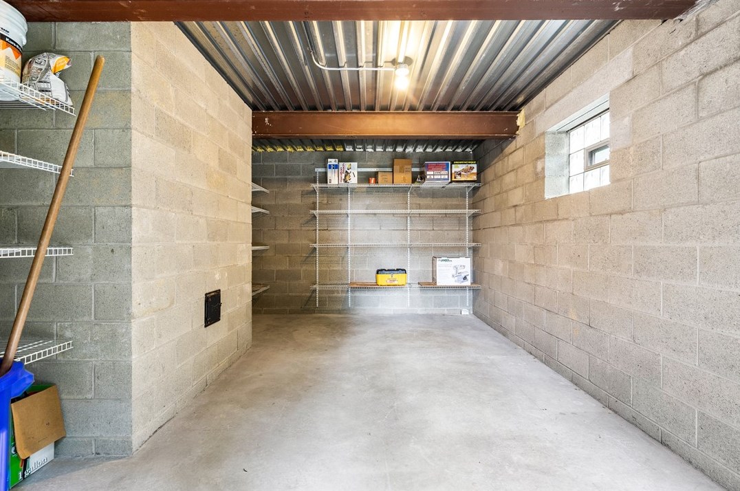 313 Brandywine Dr, North Huntingdon PA 15642-9225 exterior