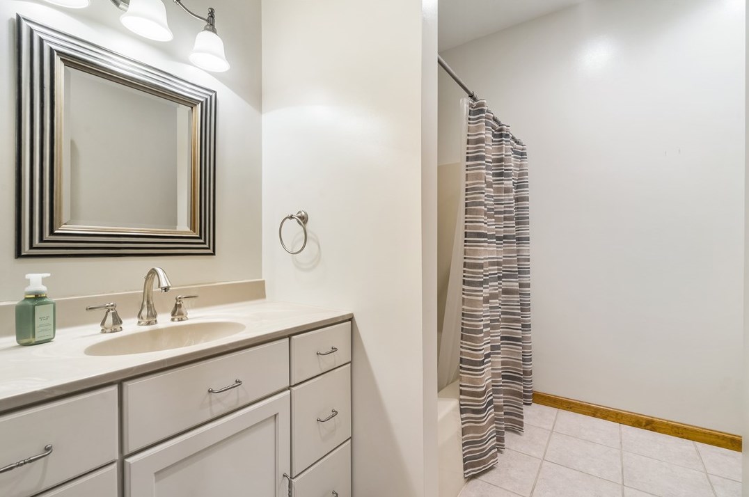 313 Brandywine Dr, North Huntingdon PA 15642-9225 exterior