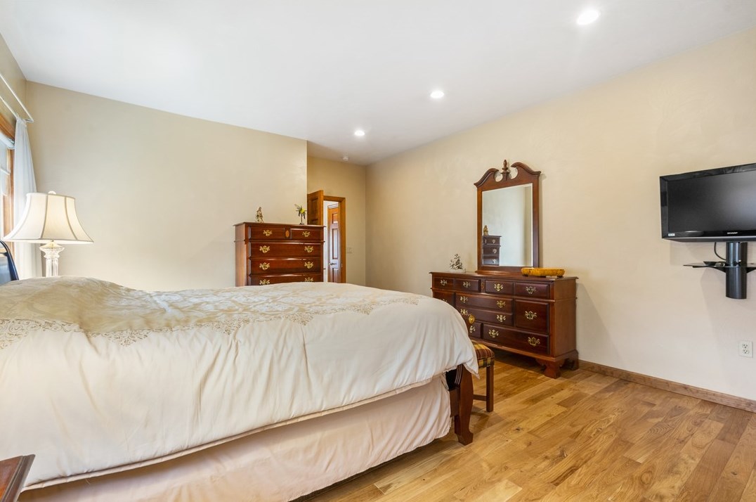 313 Brandywine Dr, North Huntingdon PA 15642-9225 exterior