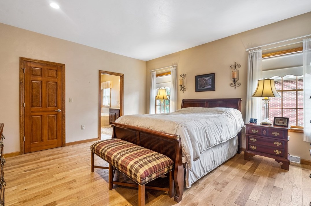 313 Brandywine Dr, North Huntingdon PA 15642-9225 exterior