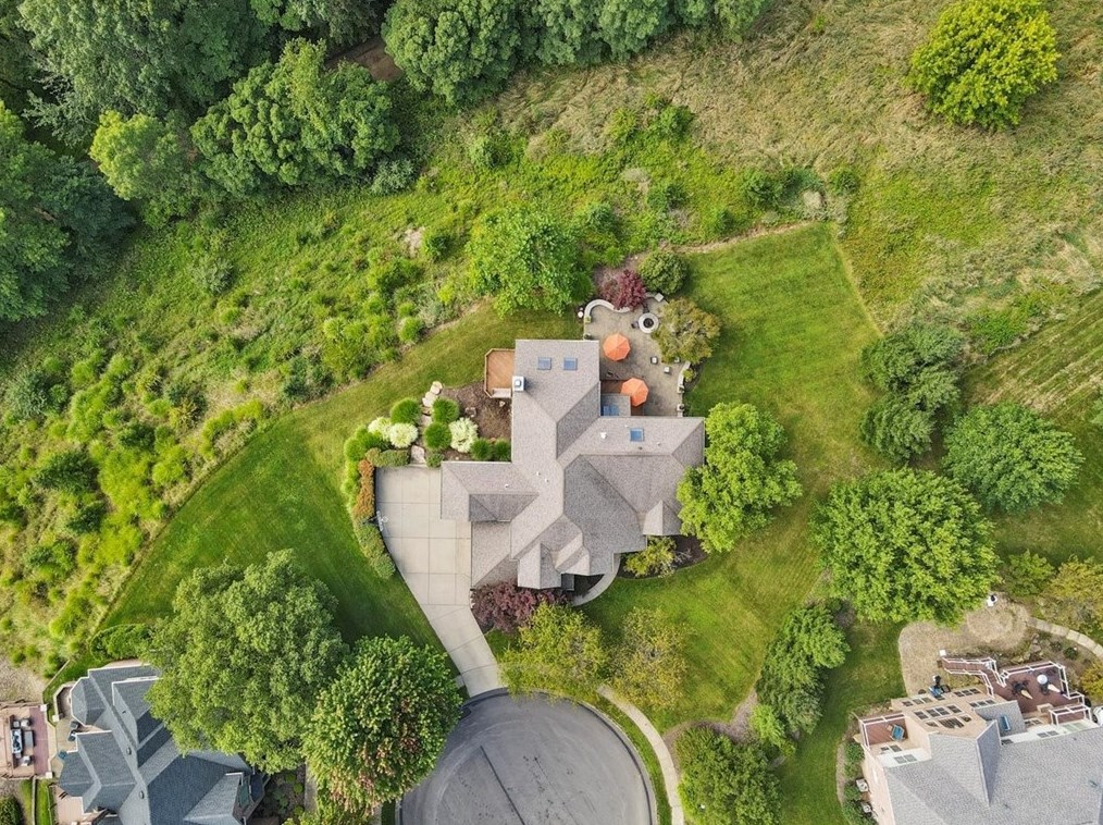 8015 Falcon Ct, Gibsonia, PA 15044
