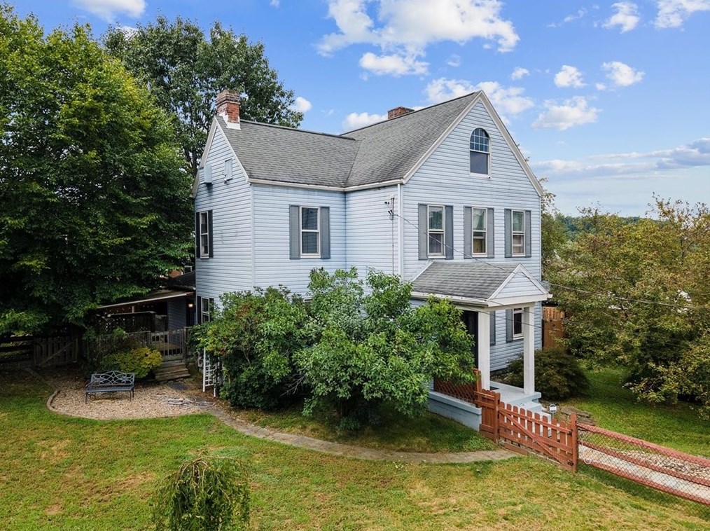407 Modern Ave, Collier Township, PA 15106