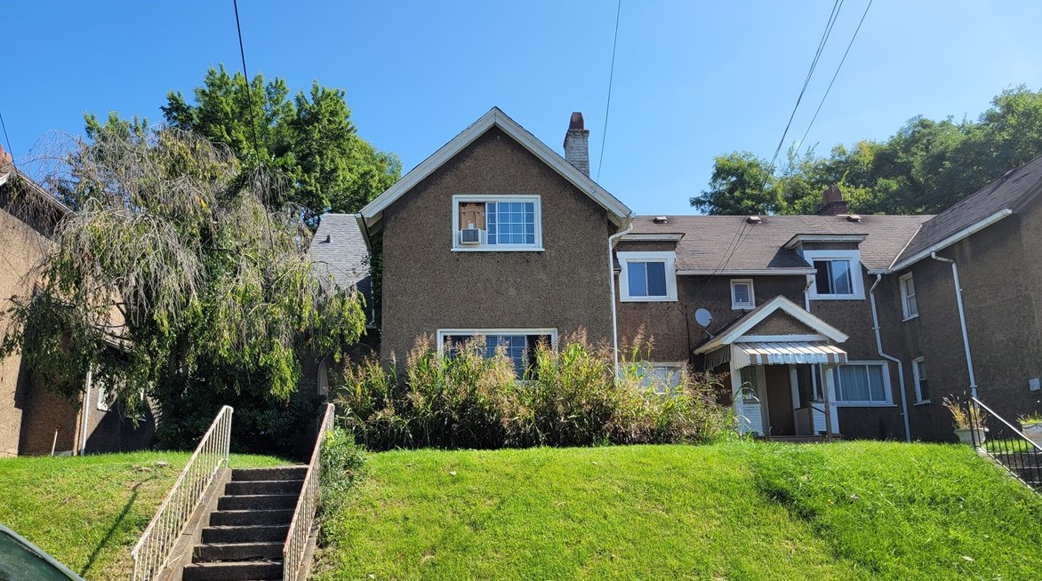 733 Ohio Ave, Midland, PA 15059