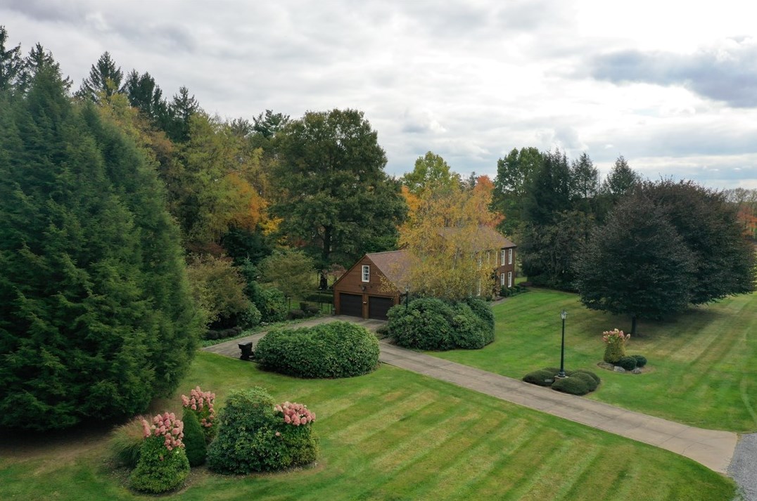 11 Indian Path, Grove City, PA 16127