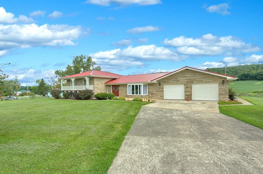 1205 Curry Rd, Sutersville, PA 15083-1367