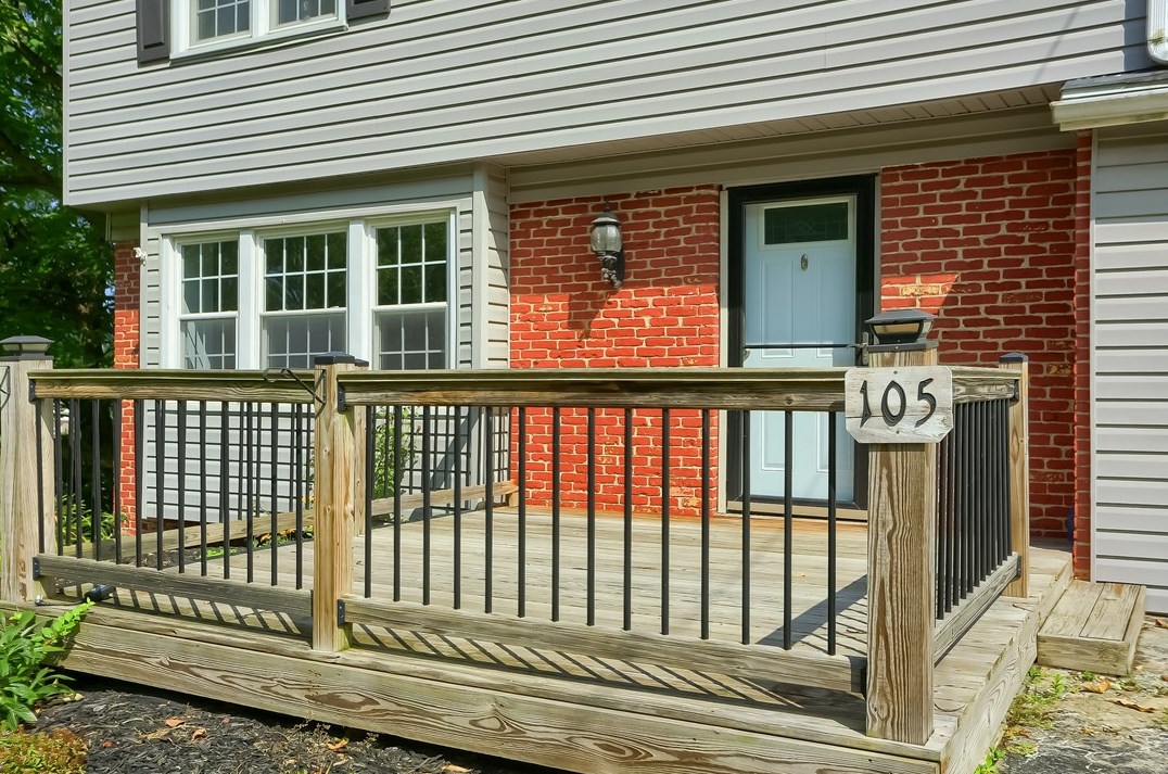 105 Knollwood Dr, Industry, PA 15052-2113