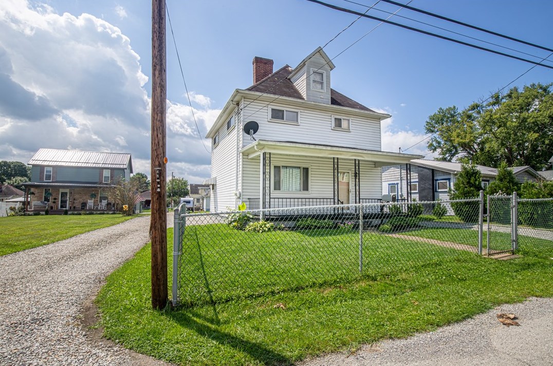 228 Smithfield Rd, Grays Landing, PA 15461-2158