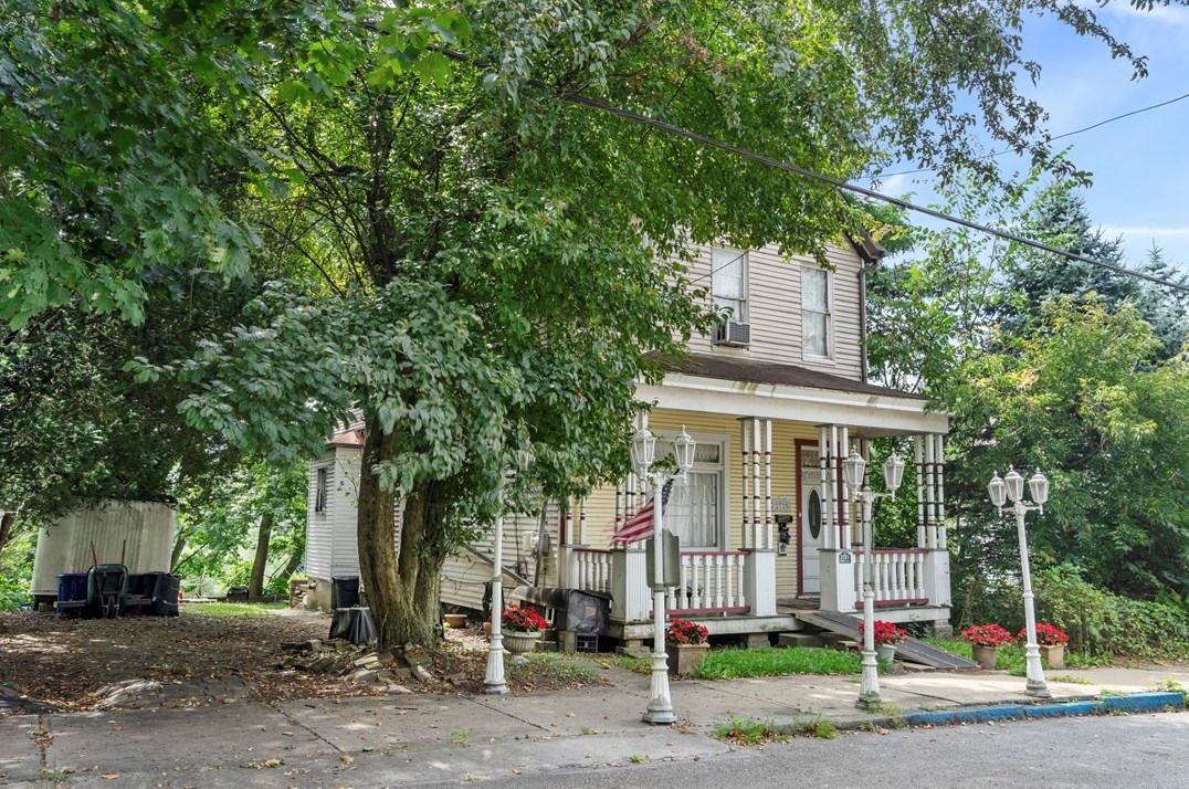 2725 Zephyr Ave, Pittsburgh, PA 15204