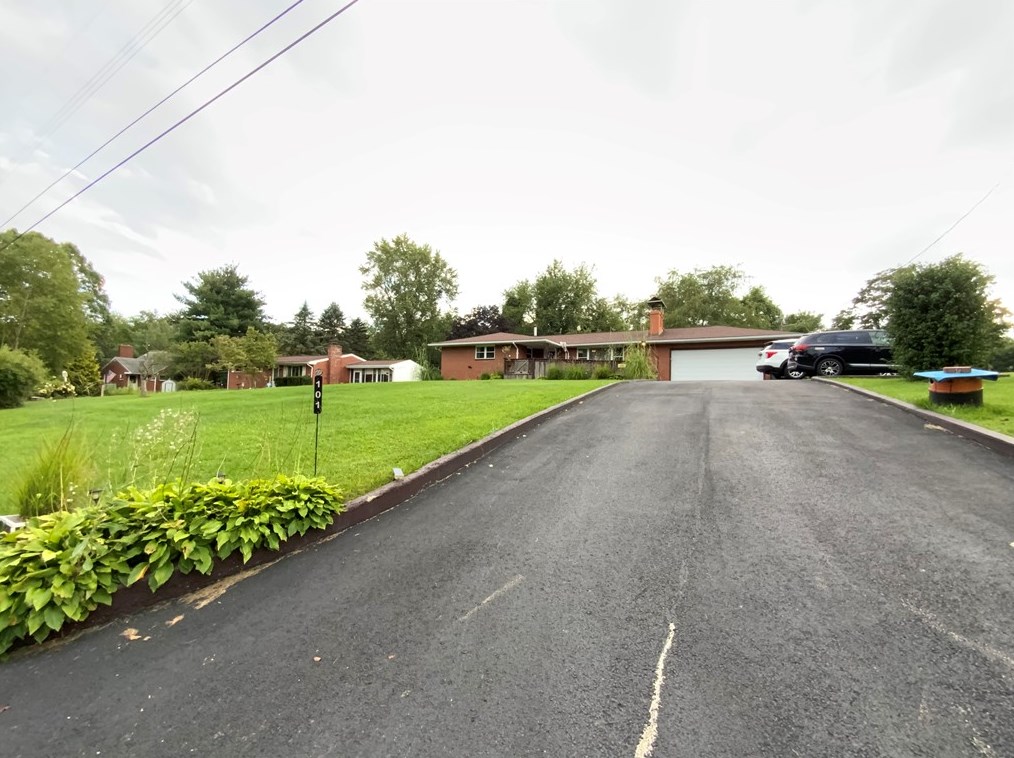 101 Pardue Dr, Monaca, PA 15061-2230