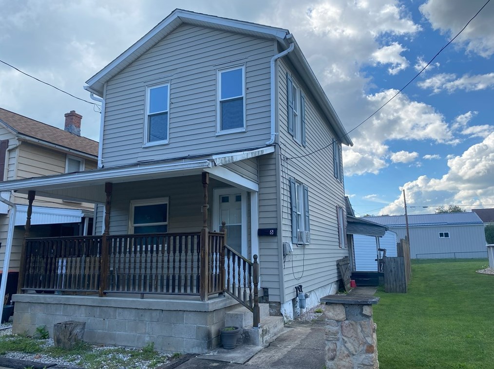 6 Miller St, Latrobe, PA 15650
