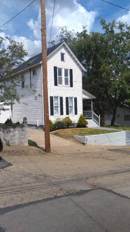 312 Ridge Ave, Butler, PA 16001-5520