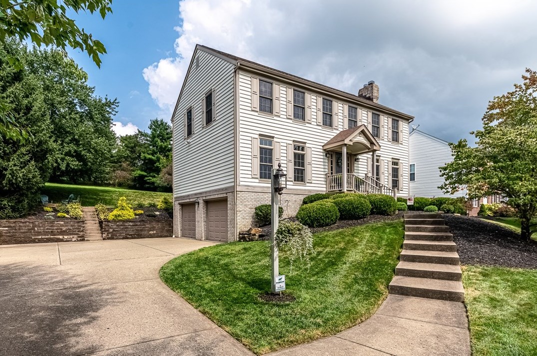 1008 S Lake Dr, Gibsonia, PA 15044