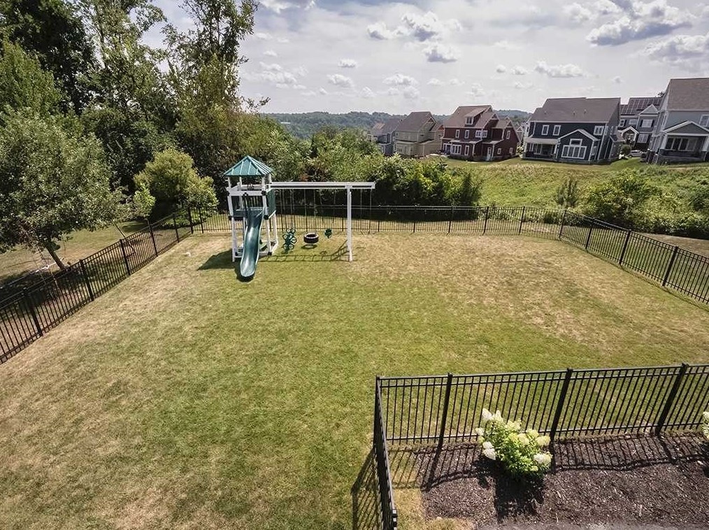 1102 Gromwell Ln South, Bridgeville, PA 15017
