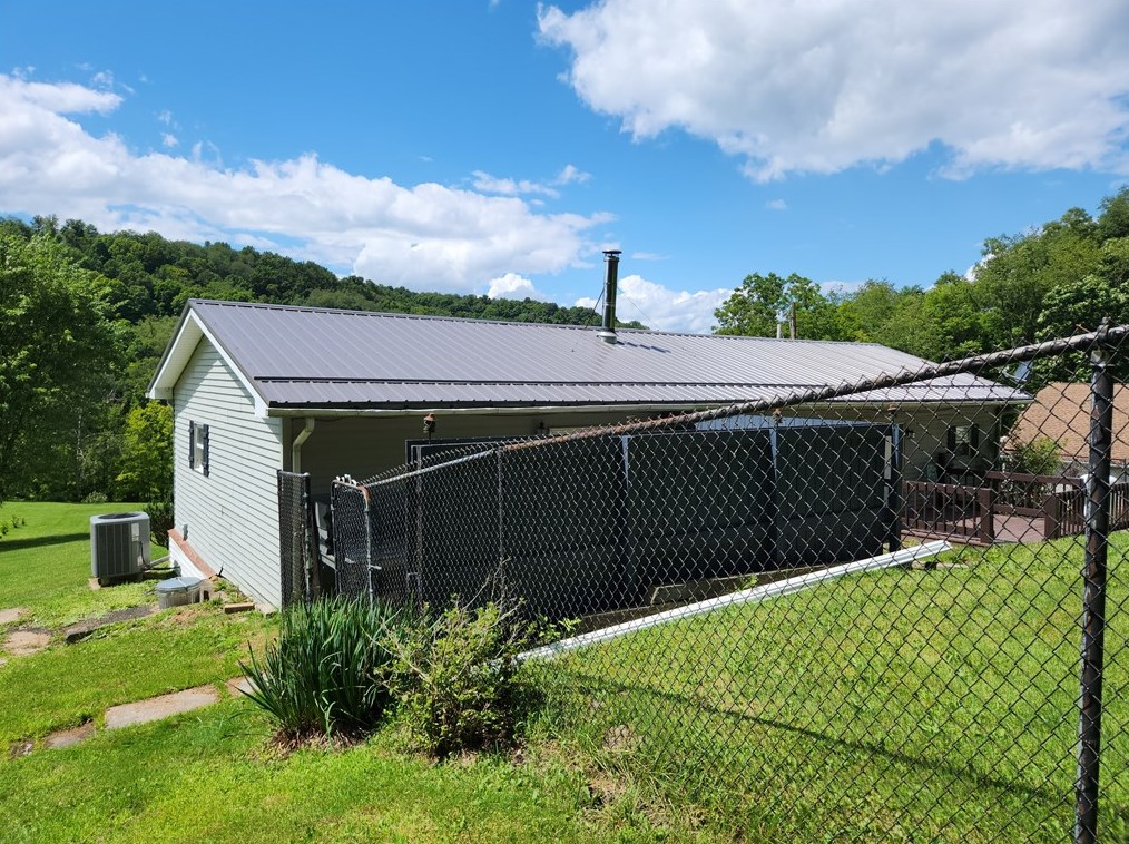 306 U P Church Rd, Ligonier, PA 15658