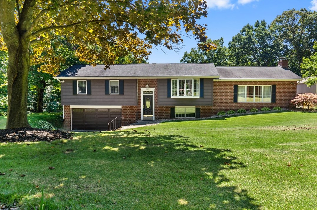430 Zehner School Rd, Zelienople, PA 16063-2622