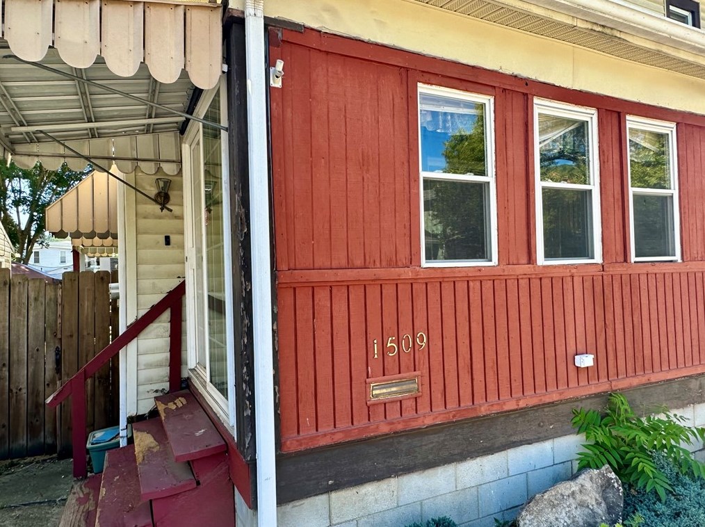 1509 3rd Ave, Beaver Falls, PA 15010
