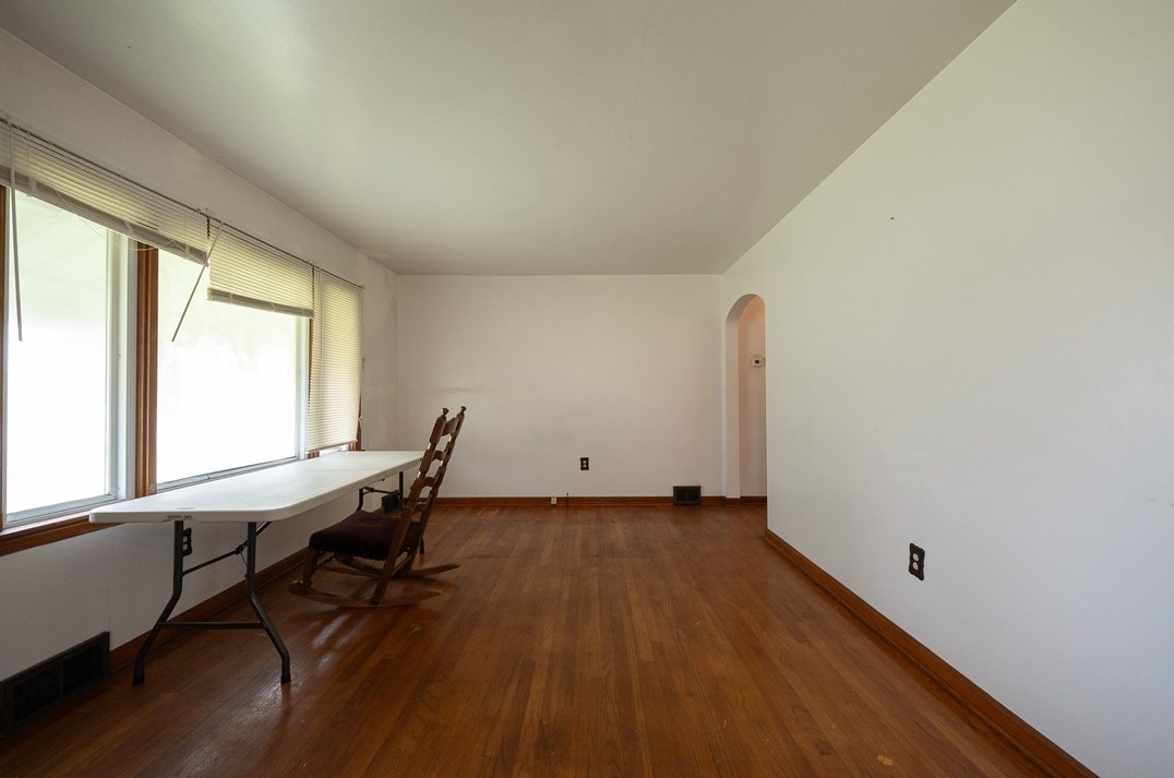 78 Valleyview Dr, Ambridge, PA 15003
