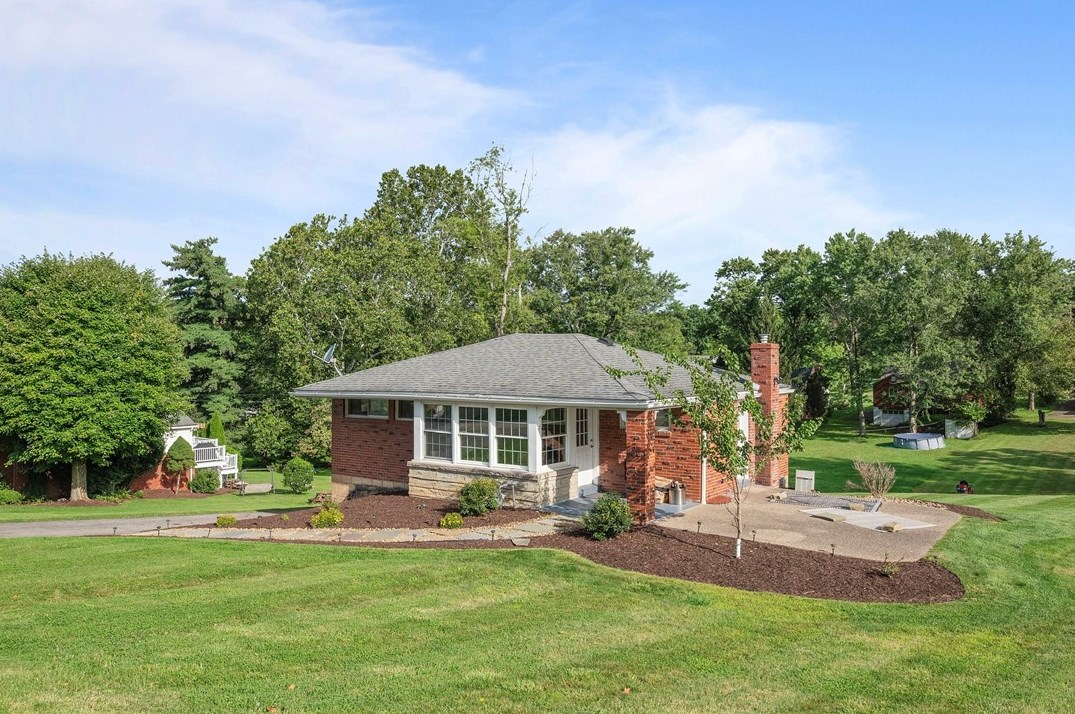 122 Demmel Dr, Canonsburg, PA 15317