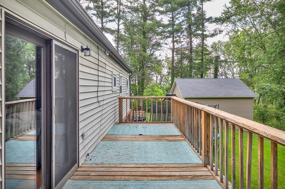2583 Stonechip Dr, Allison Park PA  15101-2234 exterior