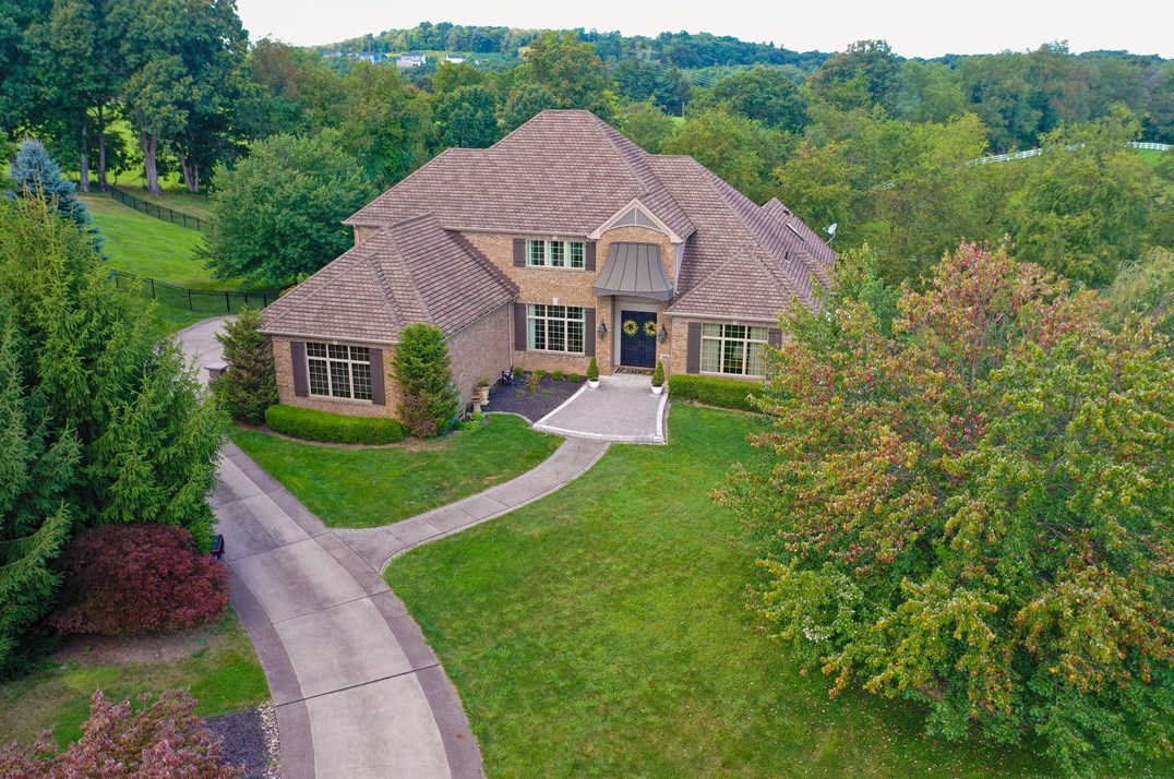304 Rolling Hills Ln, Seven Fields, PA 16046