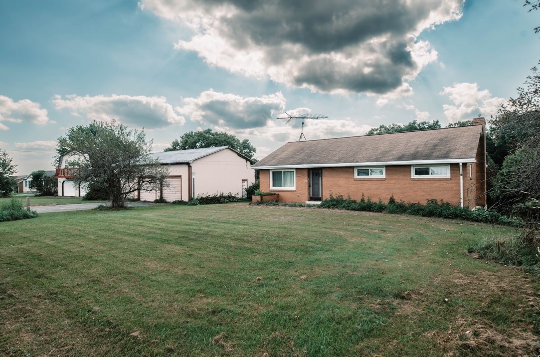 640 Stone Church Rd, Prospect, PA 16052
