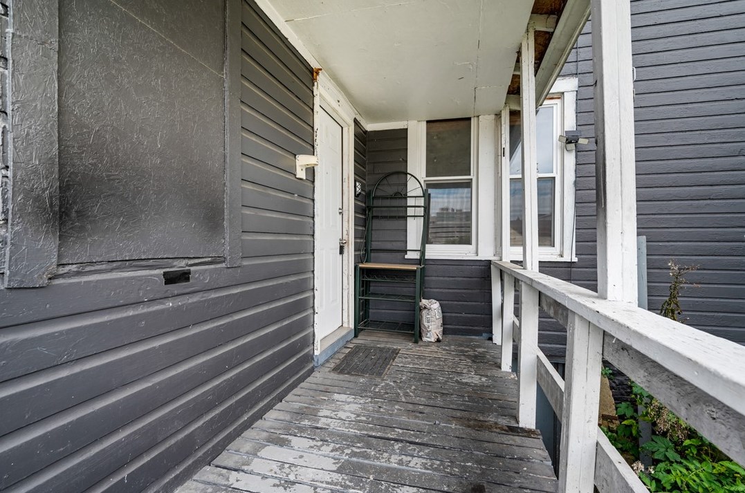 29 Westminster Ave, Greensburg PA  15601-2256 exterior